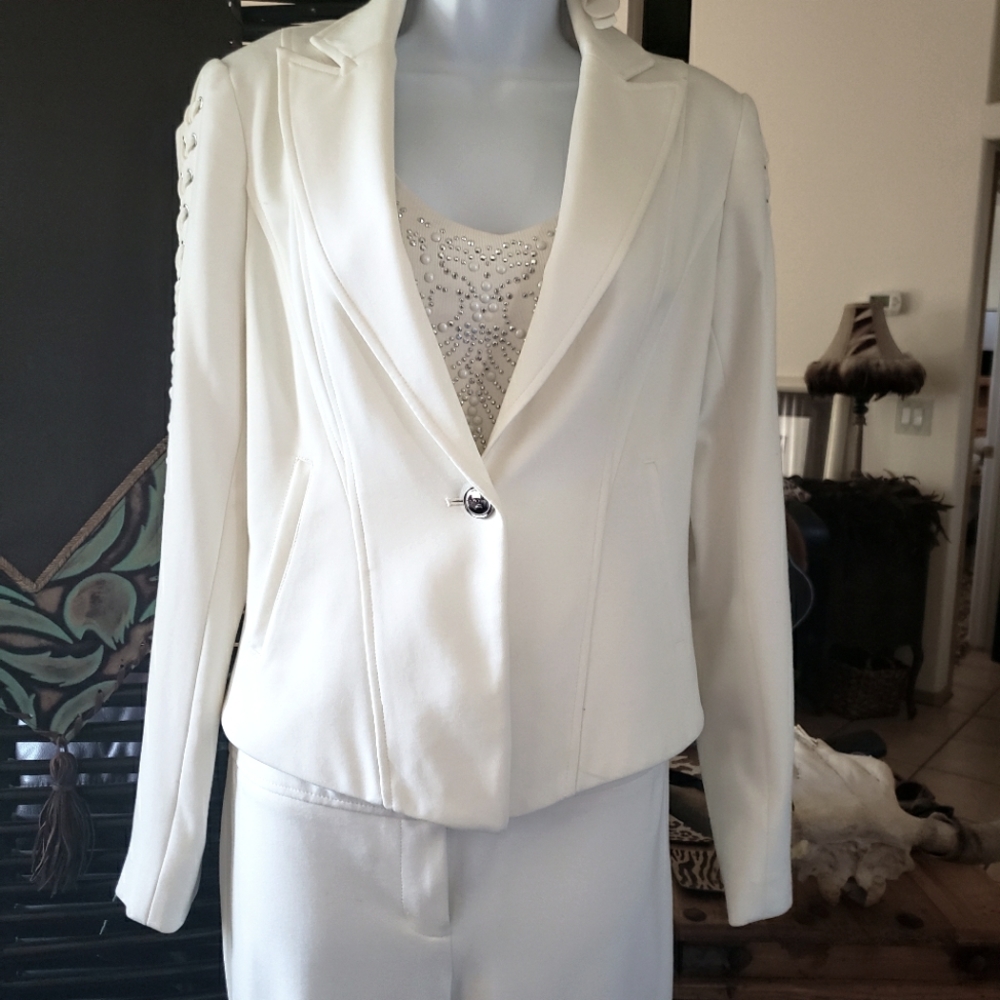 White Caché Pant Suit with Tank to Match